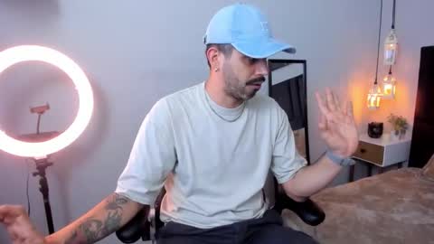 Diego online show from December 1, 8:36 pm