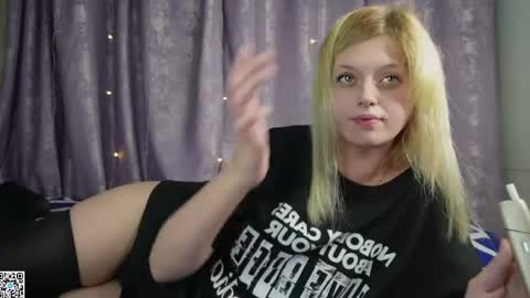 Snapshot of puff_witch chatting on April 12, 8:47 pm Nayaa Nay 3 online show from April 12, 8:47 pm