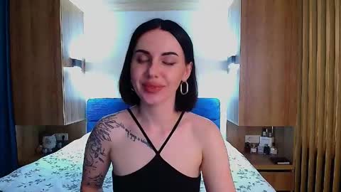 Julia online show from May 23, 4:33 pm