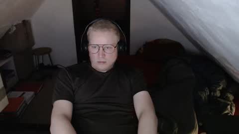 Snapshot of pussylovercb chatting on March 18, 9:29 pm pussylovercb online show from March 18, 9:29 pm