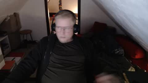 Snapshot of pussylovercb chatting on March 26, 8:20 am pussylovercb online show from March 26, 8:20 am