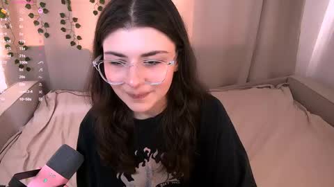 Snapshot of pyro_flerrr chatting on June 3, 4:48 am Ava online show from June 3, 4:48 am