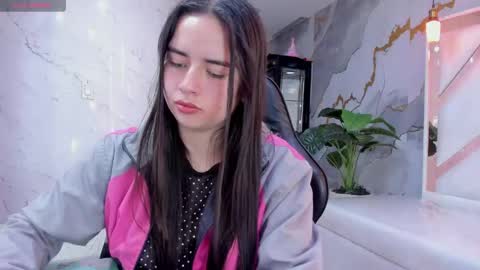 Qetsyah online show from April 18, 2:32 pm