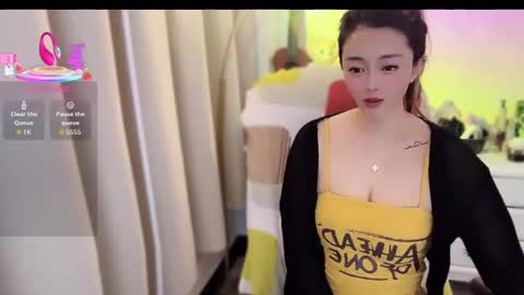 Snapshot of qiqi1588 chatting on April 5, 12:02 pm qiqi1588 online show from April 5, 12:02 pm