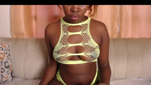 Snapshot of quaine_ryleighn chatting on May 7, 8:20 am RYLEIGHN online show from May 7, 8:20 am