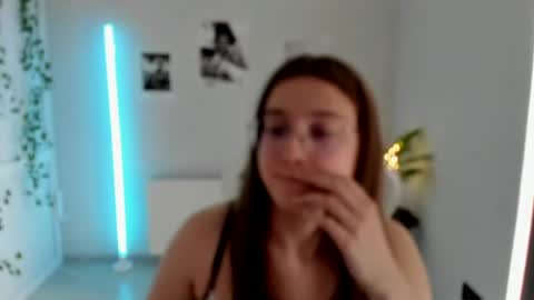 Amelie online show from July 12, 7:43 am
