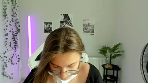 Amelie online show from July 24, 10:24 am
