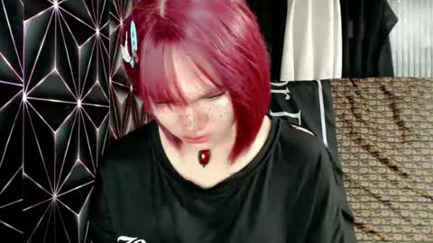 Snapshot of queen_elicktra chatting on June 19, 12:15 am JOY online show from June 19, 12:15 am