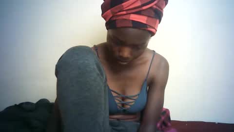 Snapshot of queen_joan chatting on February 4, 9:28 am queen_joan online show from February 4, 9:28 am