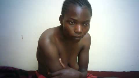 Snapshot of queen_joan chatting on February 19, 1:28 pm queen_joan online show from February 19, 1:28 pm