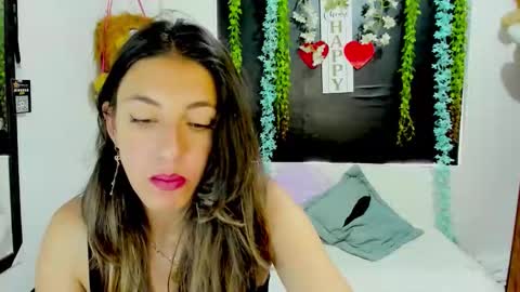 queen_natttyy online show from February 9, 3:38 pm