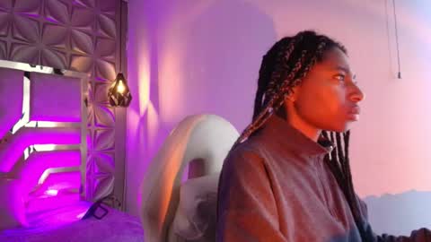   online show from February 6, 11:13 am