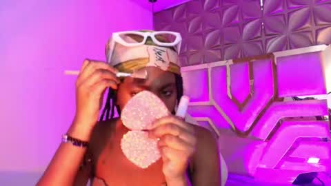   online show from March 15, 3:51 pm