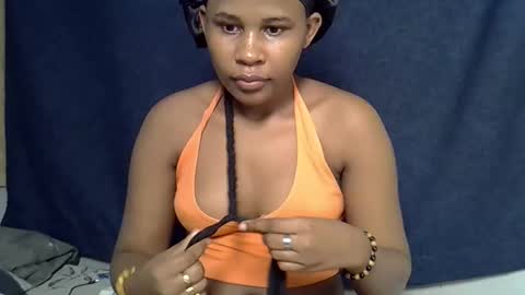 Snapshot of queen_polite chatting on February 1, 7:29 am queen_polite online show from February 1, 7:29 am