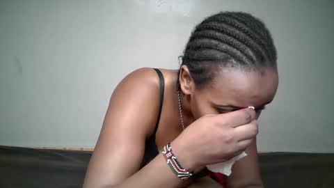 Snapshot of queen_pretty11 chatting on April 26, 4:43 am queen_pretty11 online show from April 26, 4:43 am
