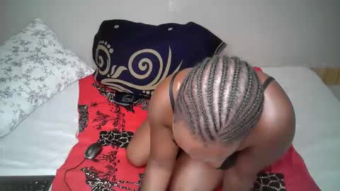 Snapshot of queen_pretty11 chatting on May 15, 6:53 am queen_pretty11 online show from May 15, 6:53 am