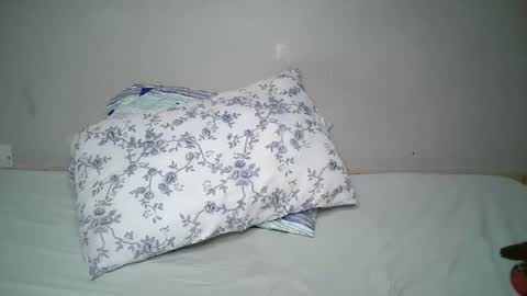 Snapshot of queen_pretty11 chatting on May 18, 7:31 pm queen_pretty11 online show from May 18, 7:31 pm