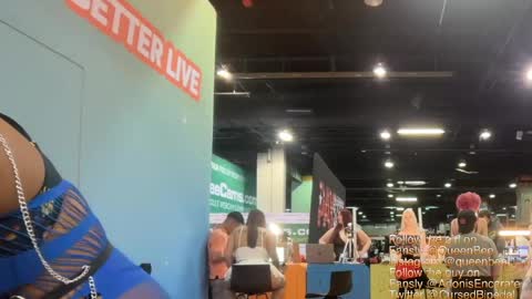 Snapshot of queenbee1111 chatting on April 12, 8:25 pm QueenBee online show from April 12, 8:25 pm