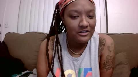 Queen Chief online show from March 9, 7:12 am