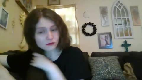 queencrimsonlvx online show from April 25, 10:07 am