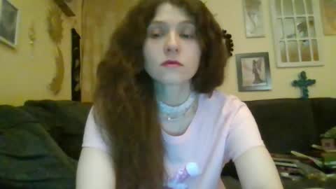 queencrimsonlvx online show from May 28, 9:17 am