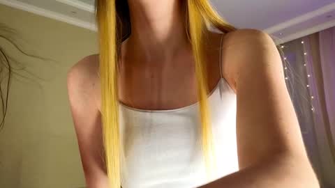 Nelly  INSTA  queenelia  online show from September 25, 1:59 pm