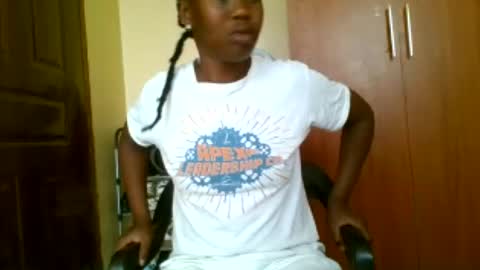 queenleona61 online show from July 3, 7:48 am