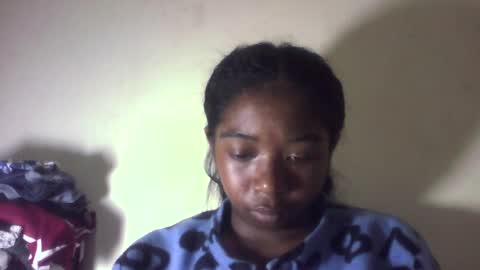 queennaya online show from August 1, 12:43 am