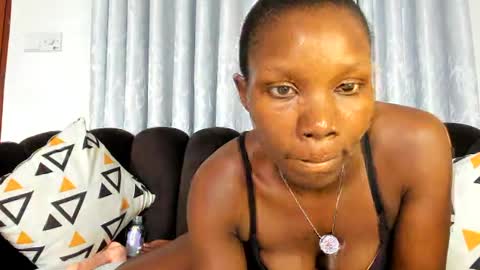 Snapshot of queenoftease5 chatting on August 1, 9:19 am queenoftease5 online show from August 1, 9:19 am