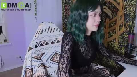 Snapshot of queenofwandss chatting on July 10, 9:39 pm follow my new insta online show from July 10, 9:39 pm