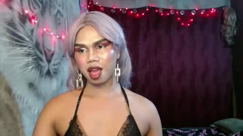 queenpinayebony_xx online show from May 15, 11:39 am