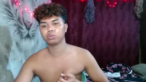 queenpinayebony_xx online show from May 16, 7:27 am
