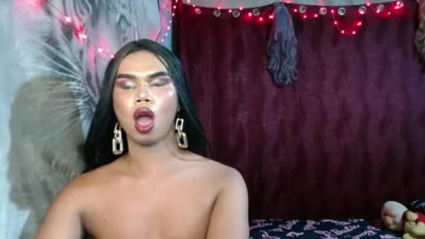 queenpinayebony_xx online show from May 22, 3:17 pm