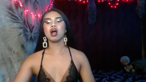 queenpinayebony_xx online show from May 29, 3:10 pm