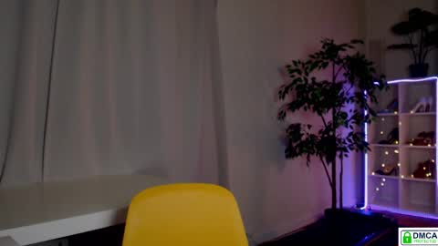 Snapshot of queensy_sins_x chatting on April 18, 7:07 pm Queensy online show from April 18, 7:07 pm