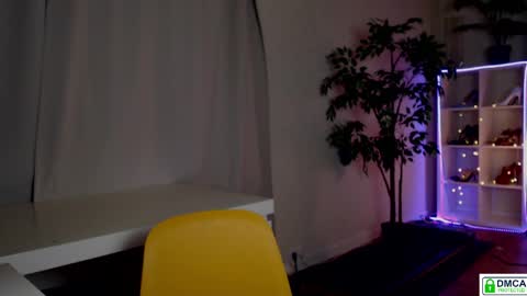 Snapshot of queensy_sins_x chatting on May 23, 4:44 pm Queensy online show from May 23, 4:44 pm
