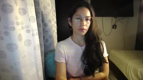 Snapshot of queenvictoria2023 chatting on January 12, 7:00 am Paola online show from January 12, 7:00 am