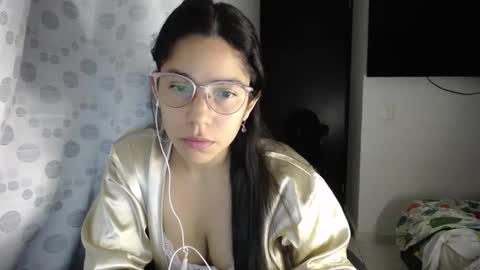 Snapshot of queenvictoria2023 chatting on March 28, 3:50 am Paola online show from March 28, 3:50 am