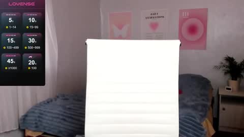 Anna online show from March 26, 7:03 am