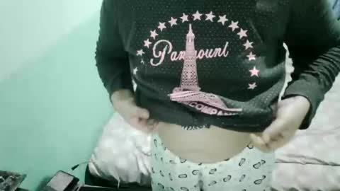 Snapshot of quelly40 chatting on January 15, 5:49 pm quelly40 online show from January 15, 5:49 pm