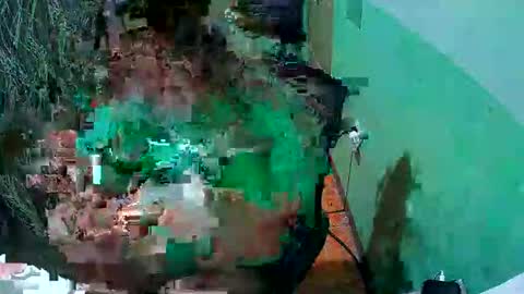 Snapshot of quelly40 chatting on May 10, 2:11 pm quelly40 online show from May 10, 2:11 pm