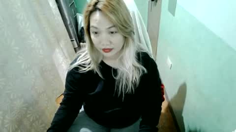 Snapshot of quelly40 chatting on July 5, 6:59 pm quelly40 online show from July 5, 6:59 pm