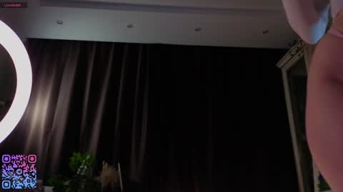 Teri  My favorite vibes 77 101 222 666 online show from December 14, 2:06 am