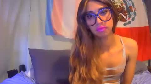 Snapshot of queridamiahh chatting on November 14, 4:06 pm Mia online show from November 14, 4:06 pm