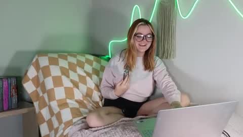 Bri online show from December 2, 3:04 am