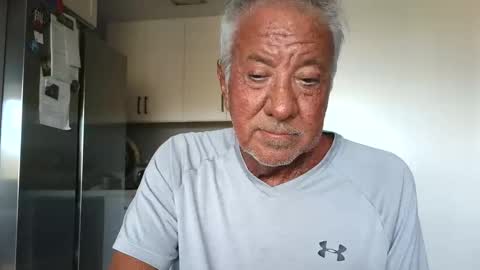 Snapshot of quest_one chatting on February 28, 12:00 am Jim online show from February 28, 12:00 am