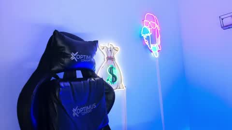 quetzal_coatl_ online show from April 6, 11:27 pm