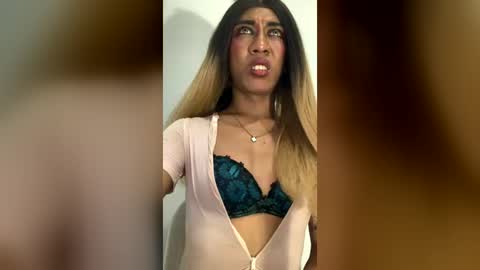 quinn_octavia online show from July 23, 3:54 pm