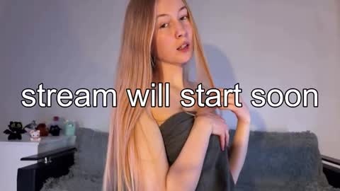 sweet Vivi online show from March 17, 4:28 am