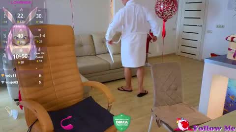 Snapshot of rabbits_couple chatting on February 20, 10:48 am Jess John online show from February 20, 10:48 am